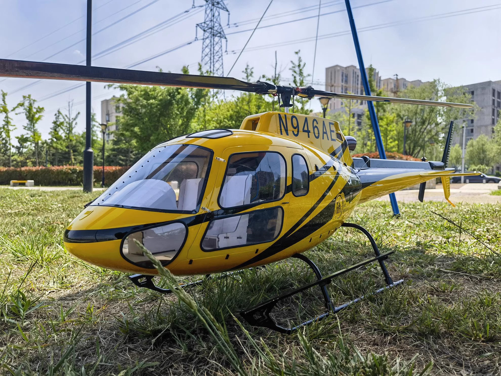 RVE E700天枢星+ AS350 小松鼠遥控像真直升机(图1)