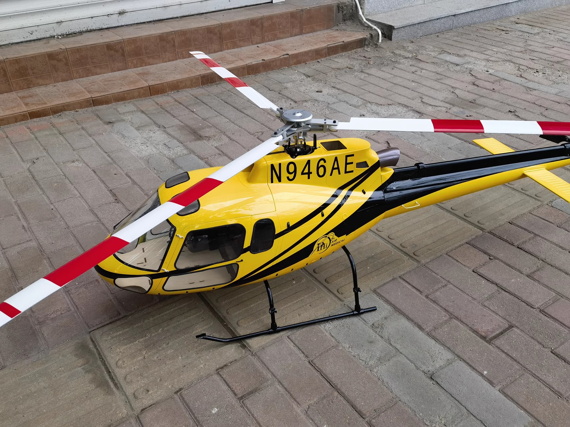 RVE E700天枢星+ AS350 小松鼠遥控像真直升机(图6)