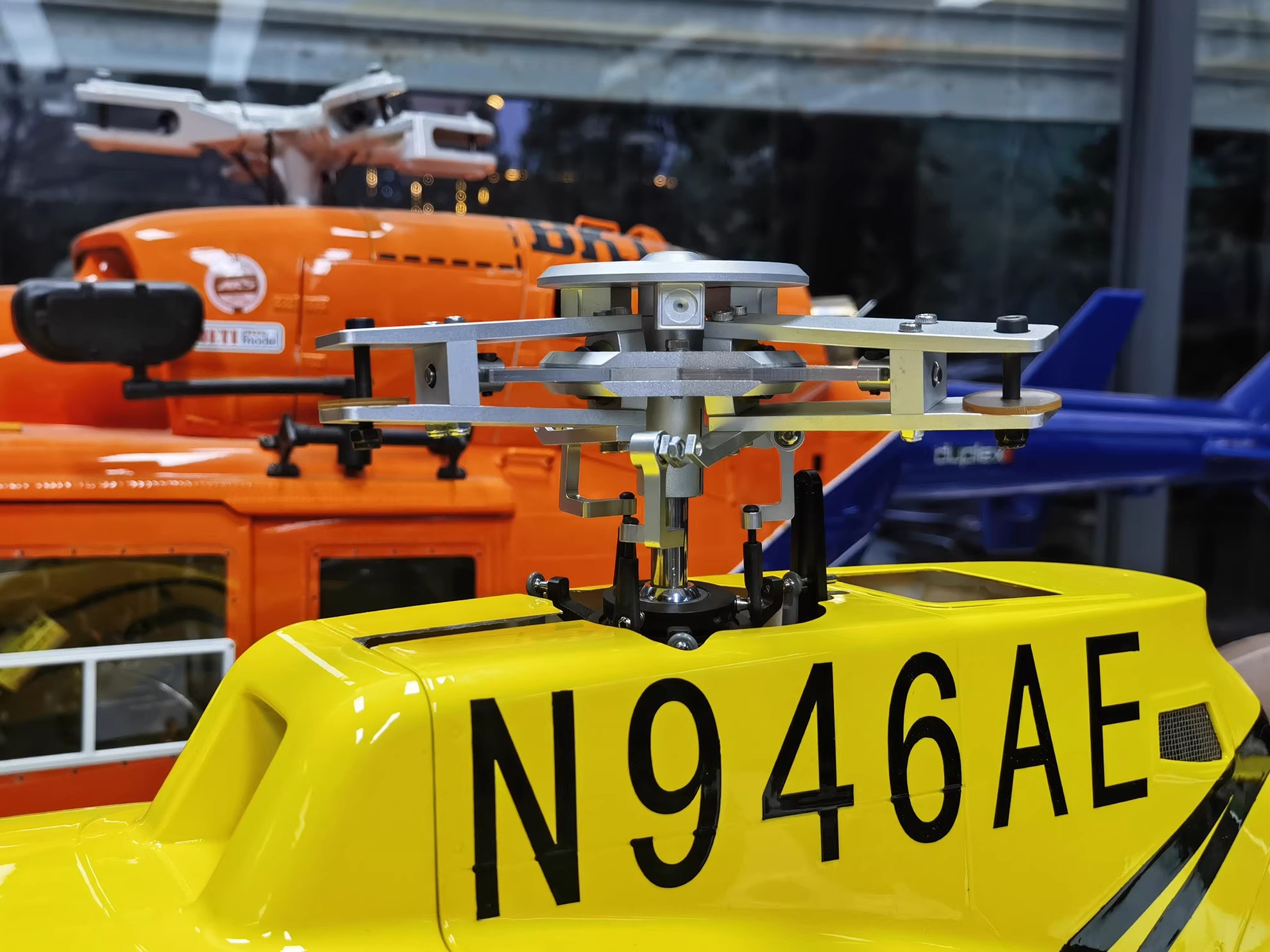 RVE E700天枢星+ AS350 小松鼠遥控像真直升机(图7)