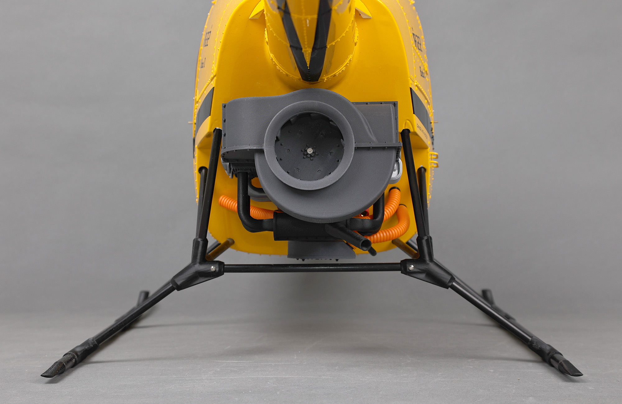 R2200Y 黄色R22 1/4.5比例像真直升机(图6)