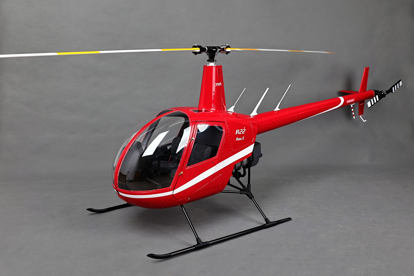 罗宾逊R22 1/4.5比例像真直升机（红色）R2200R(图5)